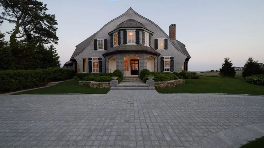 cape cod style home Lexington